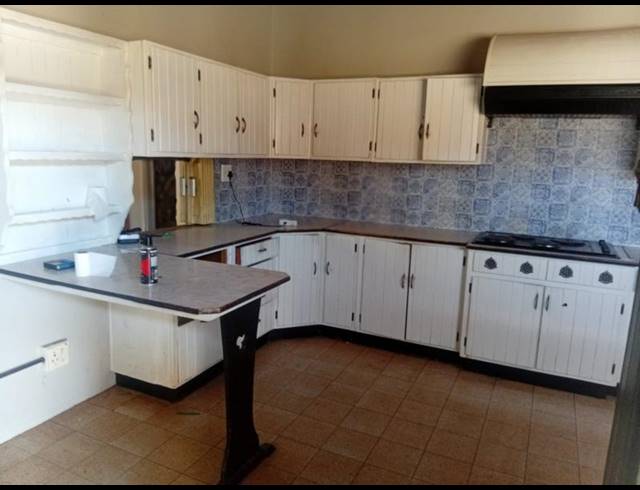 4 BEDROOM HOUSE FOR SALE IN ELSPARK